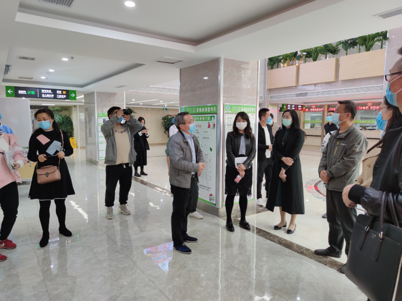 崔建強(qiáng)院長(zhǎng)講解醫(yī)保工作開展情況