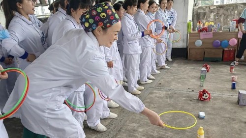 雅安仁康醫(yī)院：慶祝5.12國(guó)際護(hù)士節(jié)，這樣的團(tuán)建太甜太暖